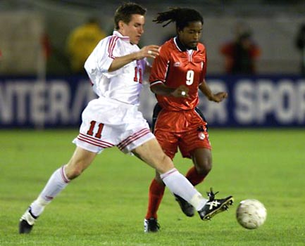 Canada's Jim Brennon vs T&T's #9 Arnold Dwarika (Gold Cup 2000).