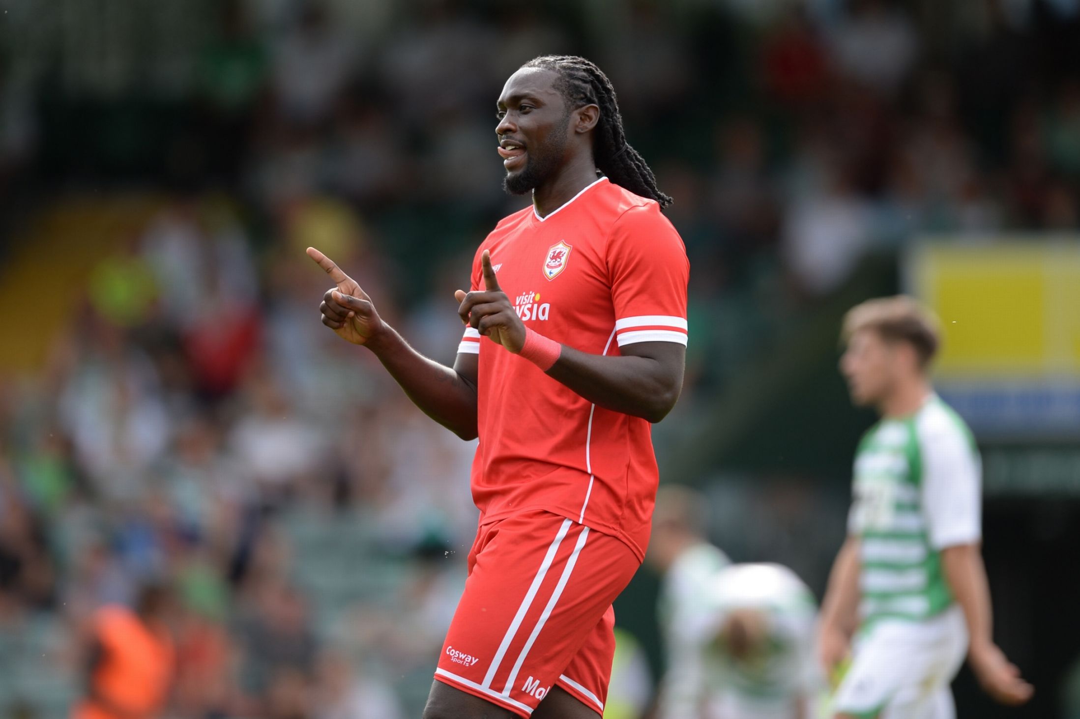 Kenwyne Jones vs Yeovil Town